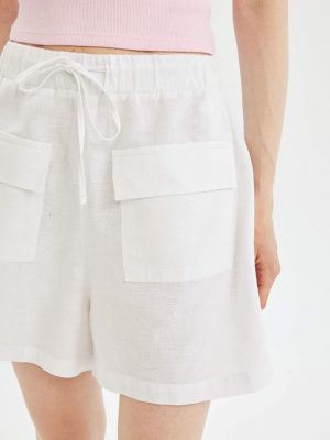 Relax Fit Normal Waist Short Leg Shorts - White